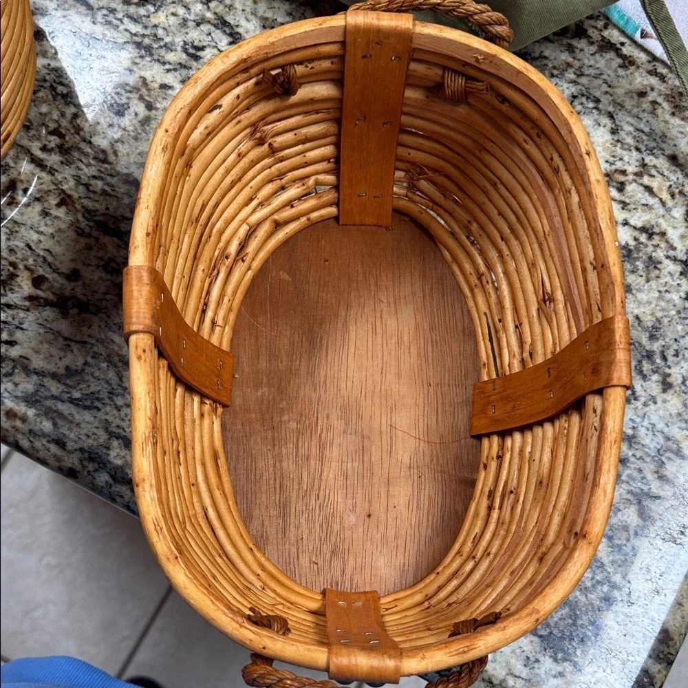 Baskets Oval Rustic Brown Wicker Baskets Set and 1 Green Leaf Liner